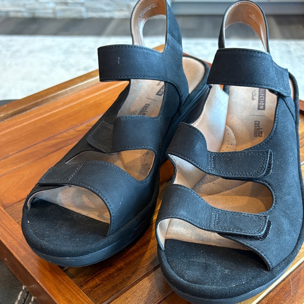 Clarks Reedly Juno Wedge Women NWOT Black